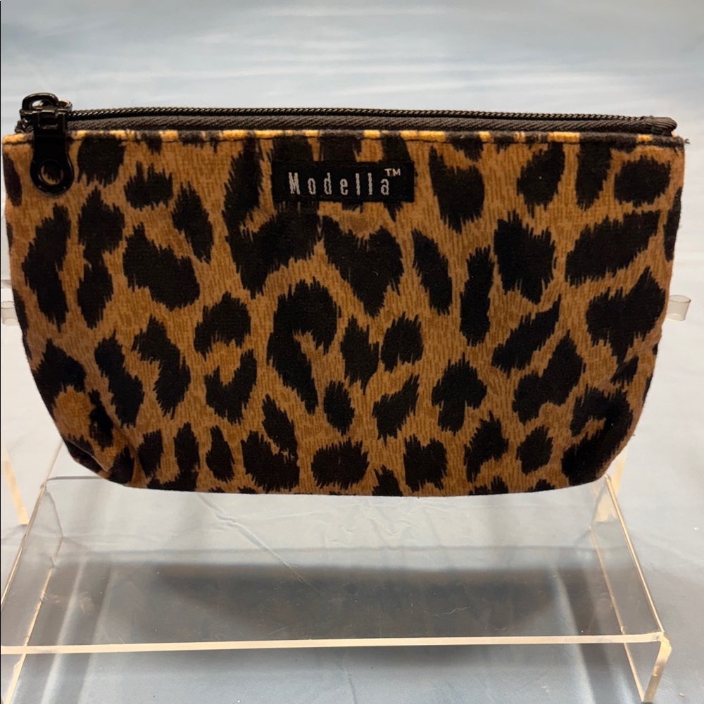 Modella Leopard Print Zipper Pouch